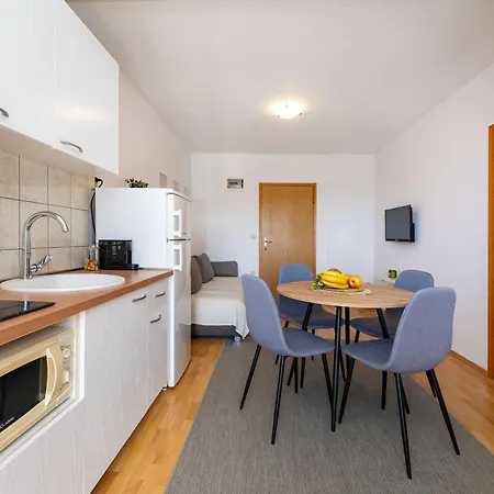 Mareta Biograd Biograd Na Moru